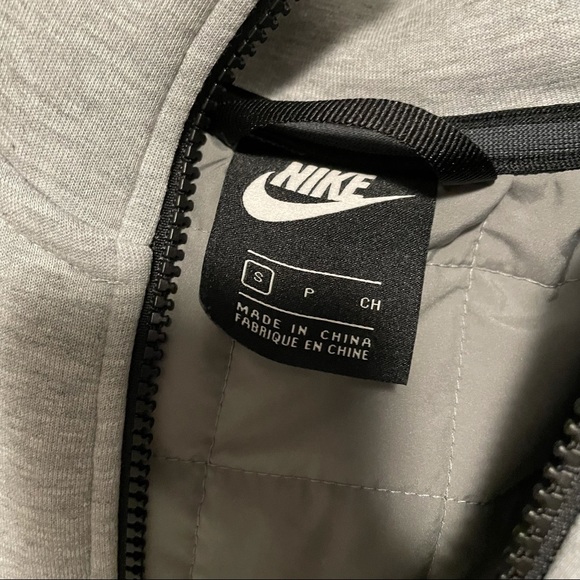 Nike Tech Fleece Hoodie - Picture 3 of 3
